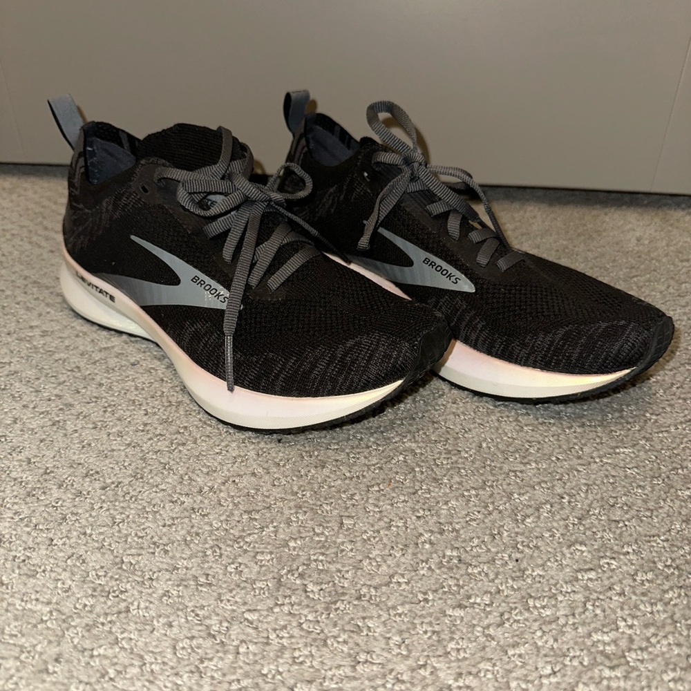 Brooks Women's Black and Gray Running Shoes